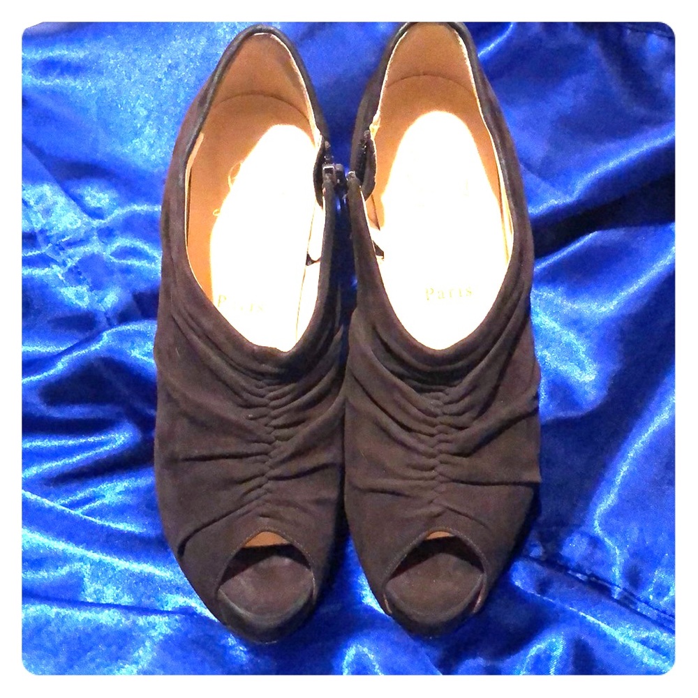 Louboutin Treopli Booties In Brown Suede